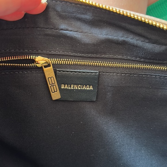 Balenciaga Crossbody (unisex) - Picture 15 of 16